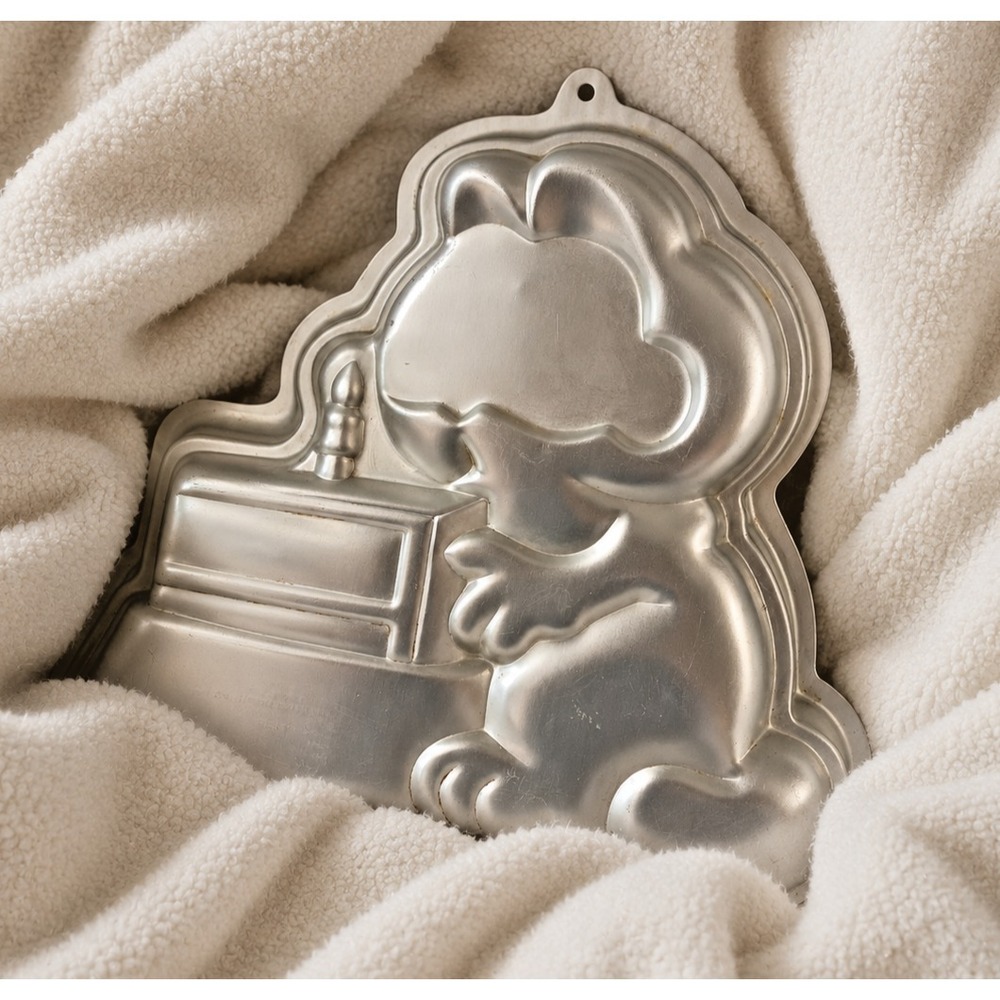 Wilton Garfield Cake Pan Aluminum Reusable Vintage 1980s Birthday Retro Cartoon